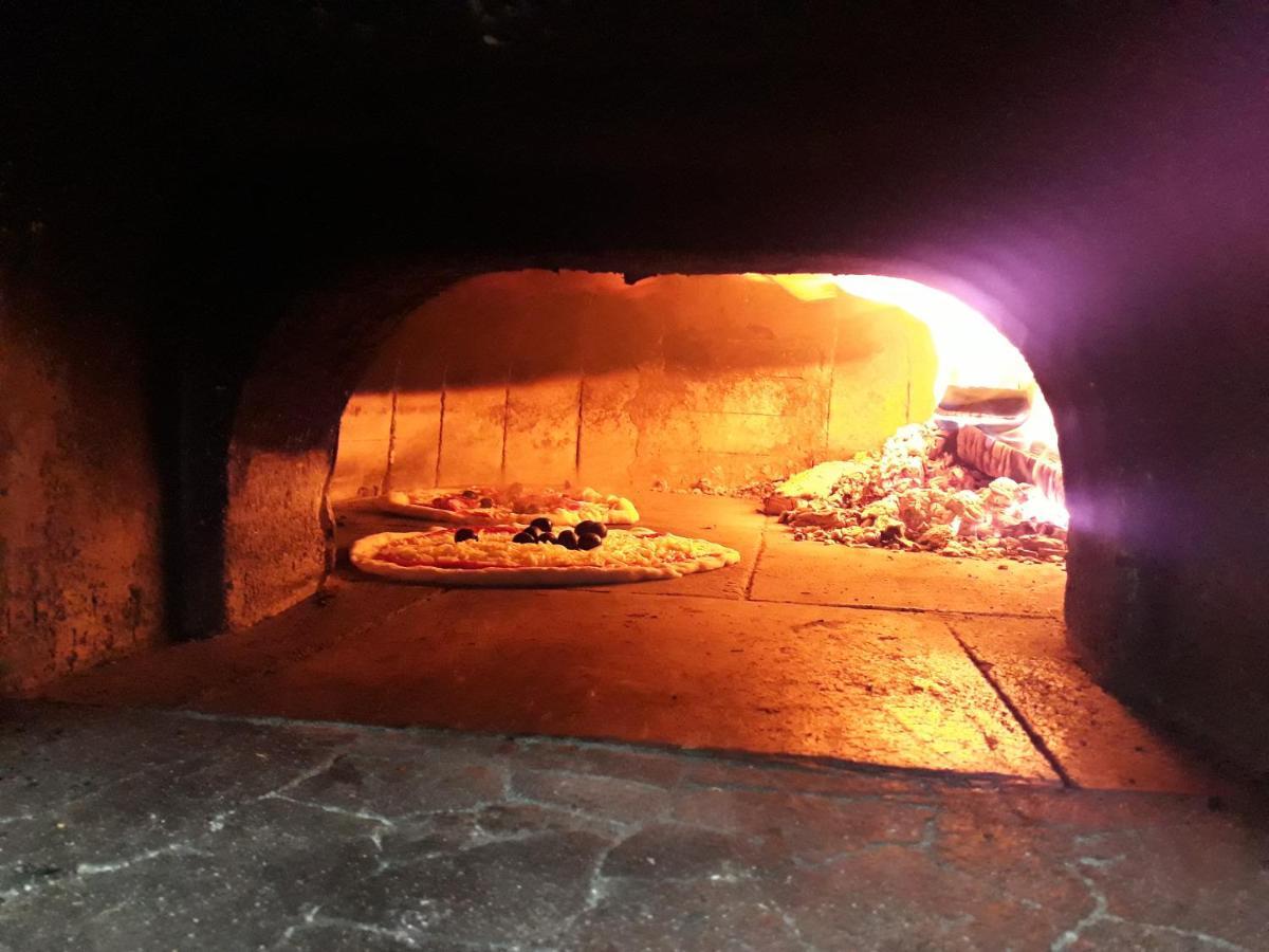 Pizzeria A Penzion Banderas Bayerisch Eisenstein Kültér fotó